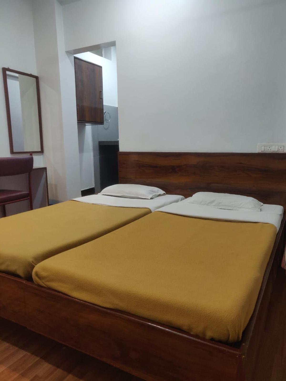 קולהאפור Hotel Parth Residency מראה חיצוני תמונה