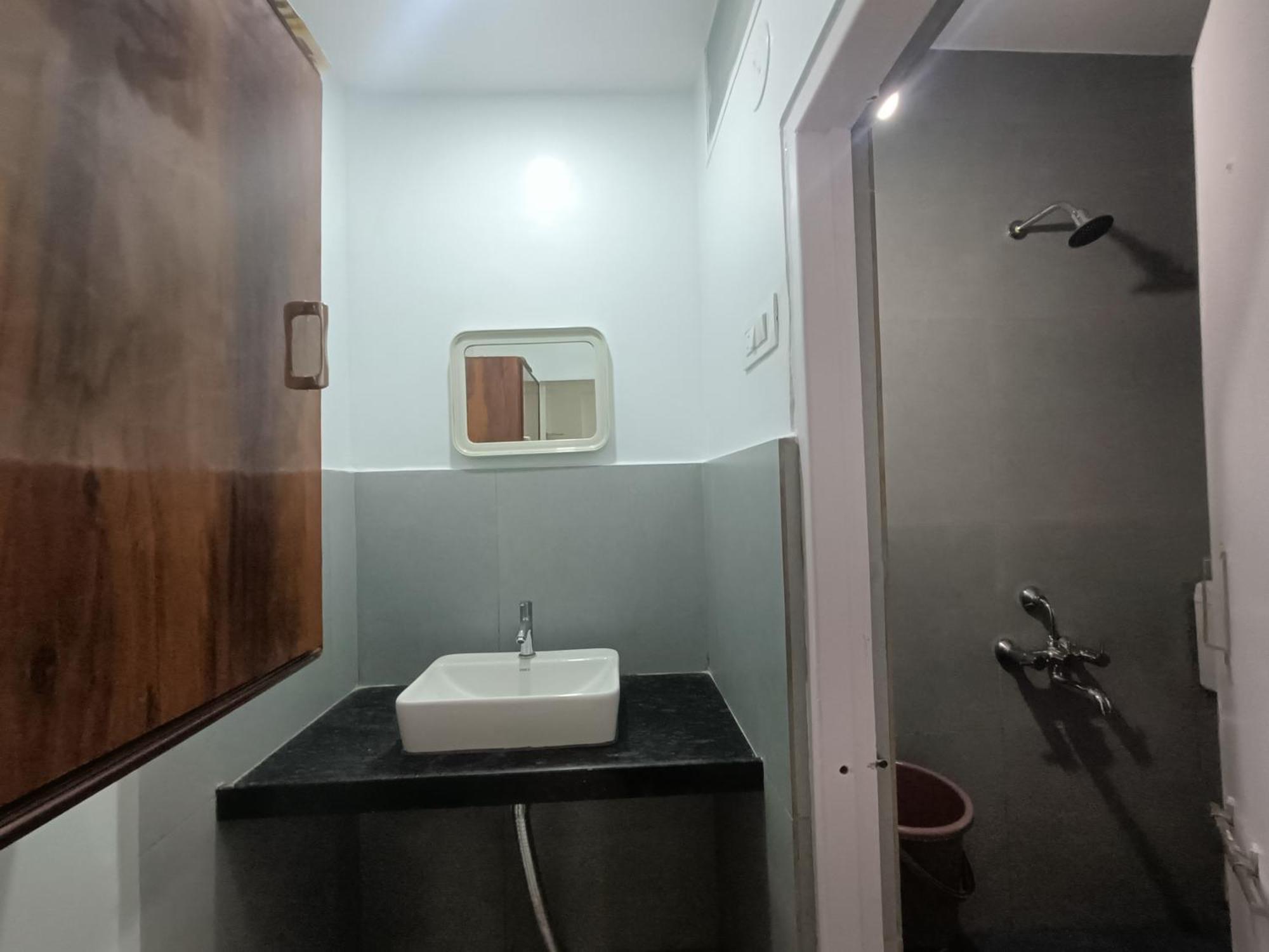 קולהאפור Hotel Parth Residency מראה חיצוני תמונה