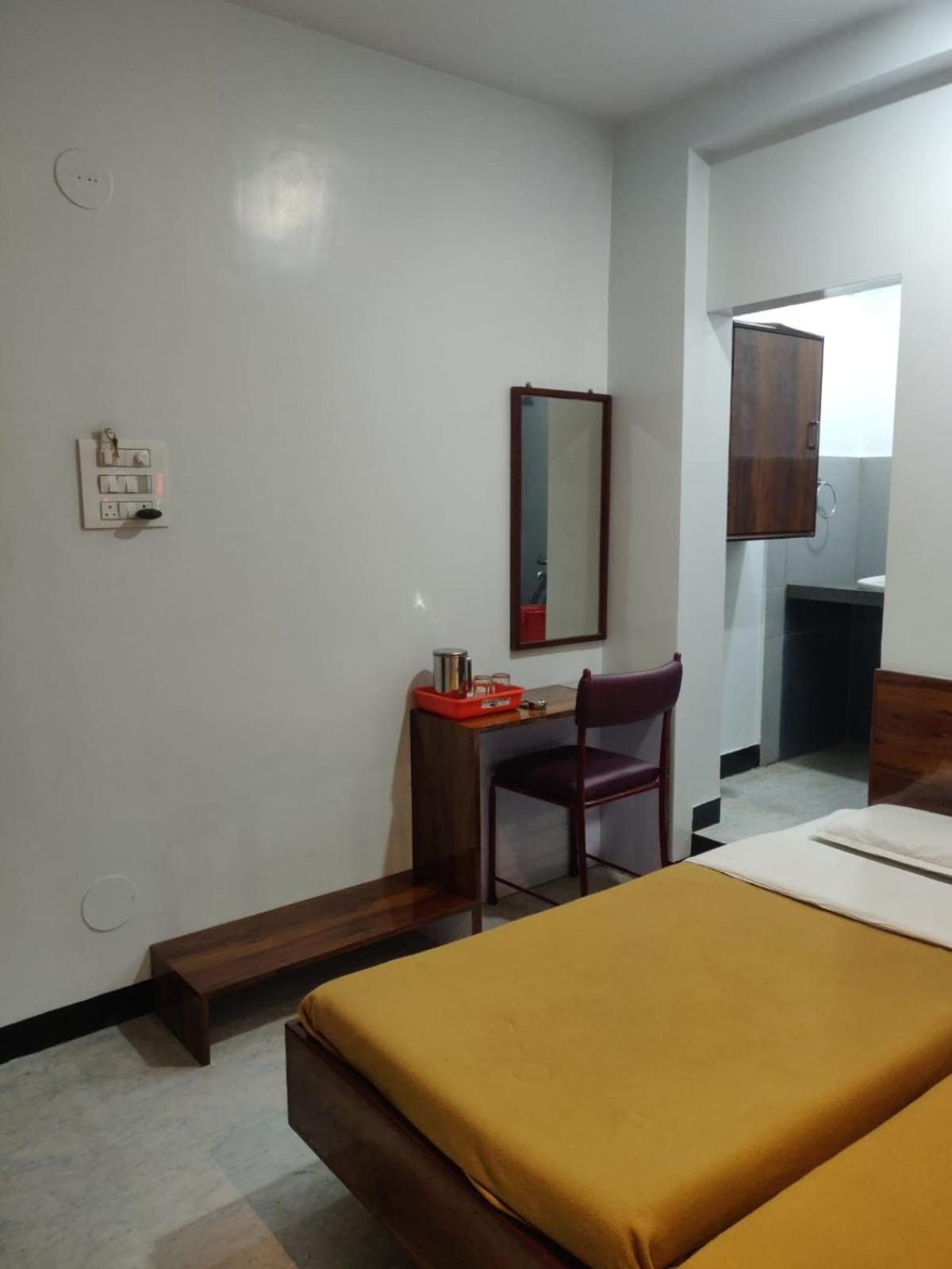 קולהאפור Hotel Parth Residency מראה חיצוני תמונה