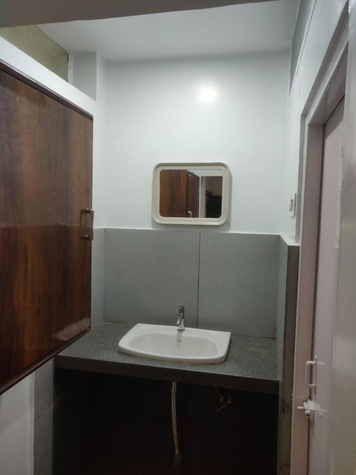 קולהאפור Hotel Parth Residency מראה חיצוני תמונה