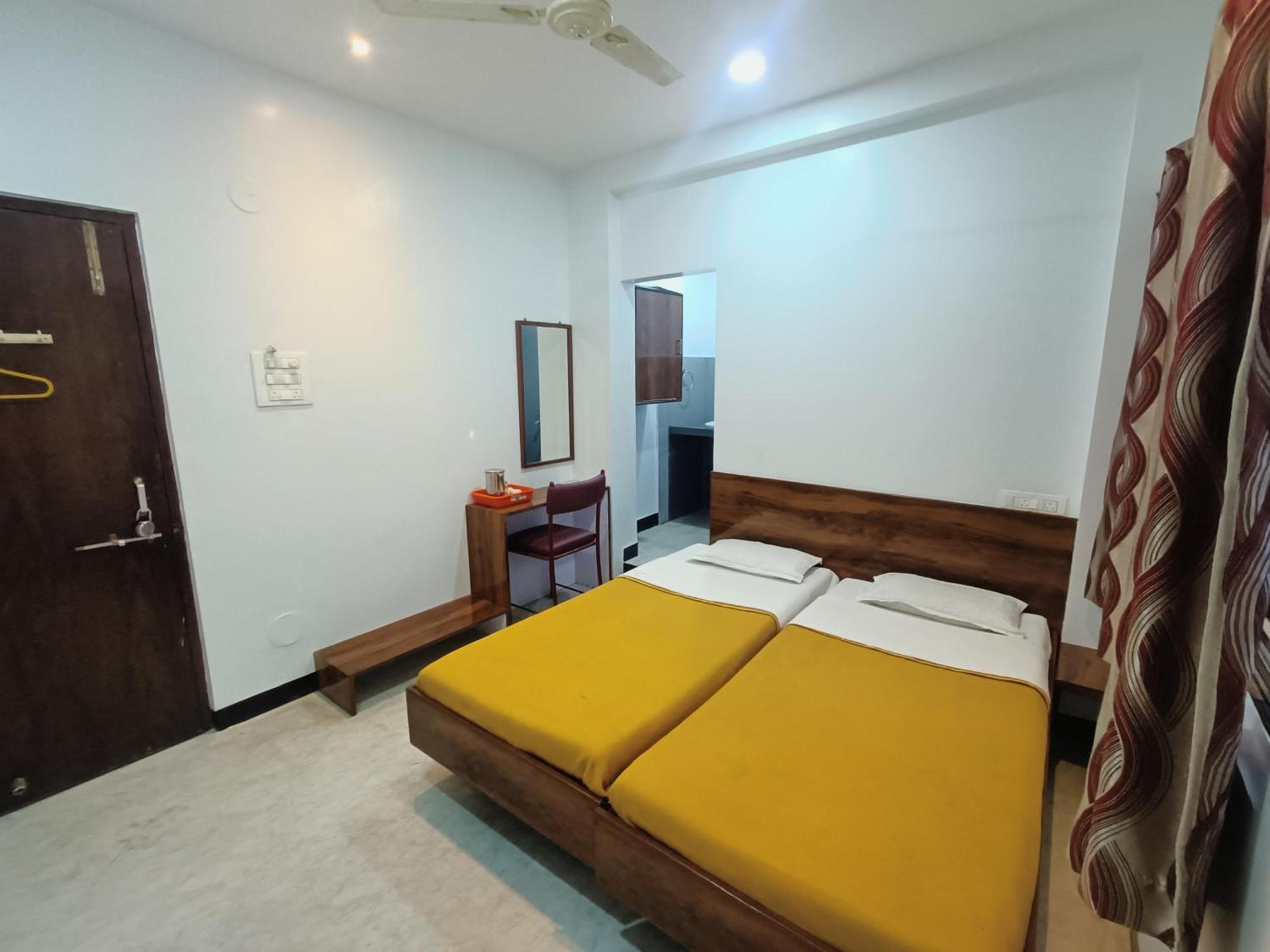 קולהאפור Hotel Parth Residency מראה חיצוני תמונה